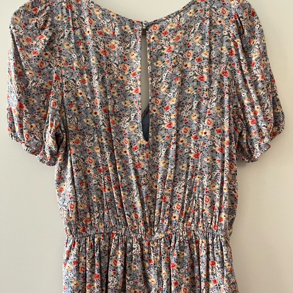 American Eagle floral romper - Picture 4 of 6